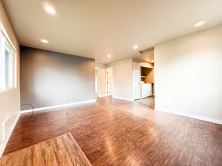 1808 Harrington Ave NE — Photo 6