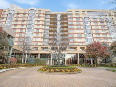 8100 River Rd APT 209, North Bergen, NJ, 07047