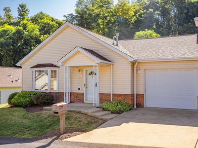 208 Village Ct S, Washington, PA, 15301