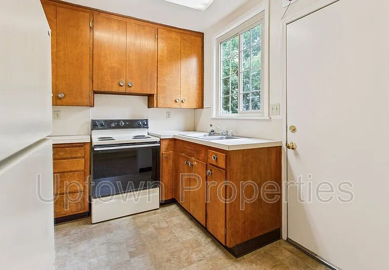 1322 NE 68th Ave — Photo 13