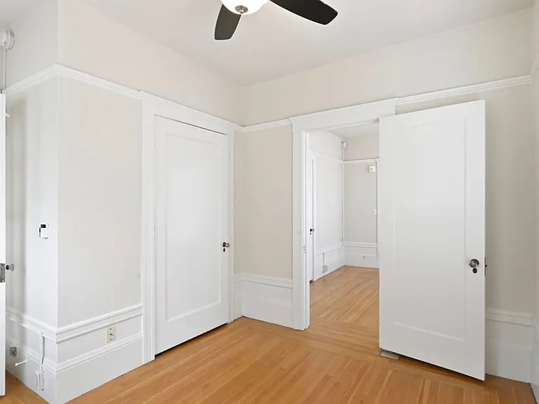 The Townsend Apartments, located at 1029 Oak Street, is a beautiful four-story, historic brick bu... — Photo 24