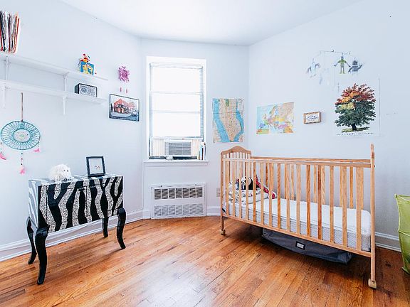 5th image of 268 E 4th St APT 4AB