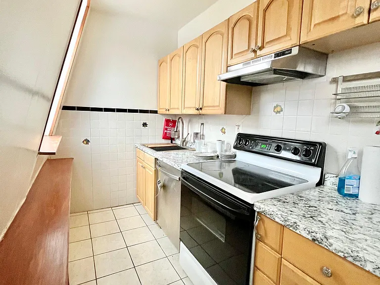 210 Union Ave #3A — Photo 10