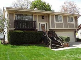 306 Plymouth Ln, Bloomingdale, IL 60108