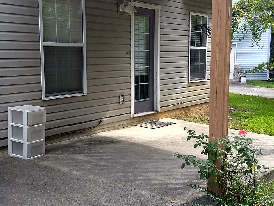 2nd image of 1063 Fuller Glen Cir