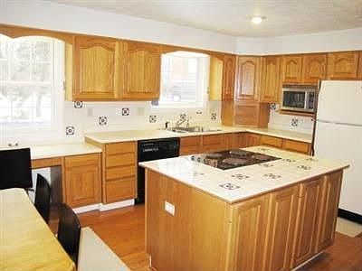 3rd image of 6512 Hollins Way