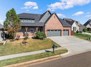 2400 Amante Ct, Edmond, OK 73034