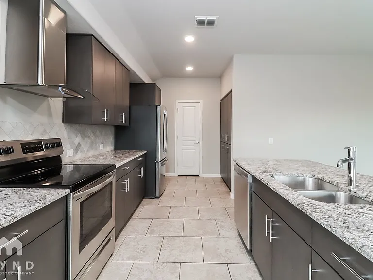 12325 Treeline Dr — Photo 3