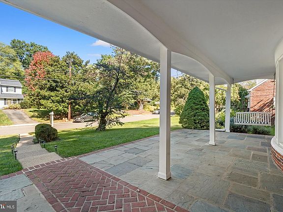 2nd image of 2407 Cavendish Dr