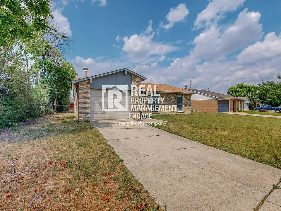 5568 Ragan Dr