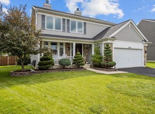 2792 Rosehall Ln, Aurora, IL 60503