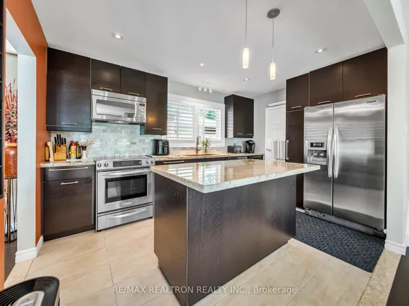 237 Beechgrove Dr, Toronto, ON M1E 3Z9