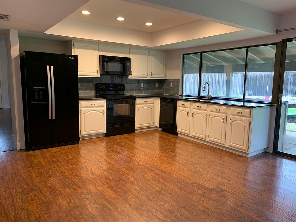 2nd image of 2404 Atwater Ct