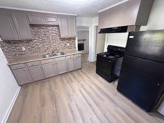 3rd image of 813 Brassell St