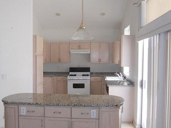 5th image of 7813 Sparrowgate Ave