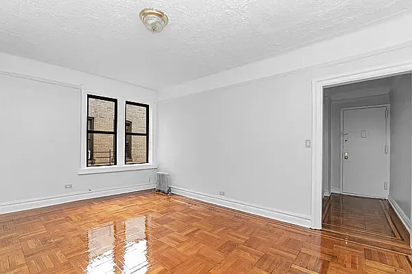 35 Thayer St #4G — Photo 3