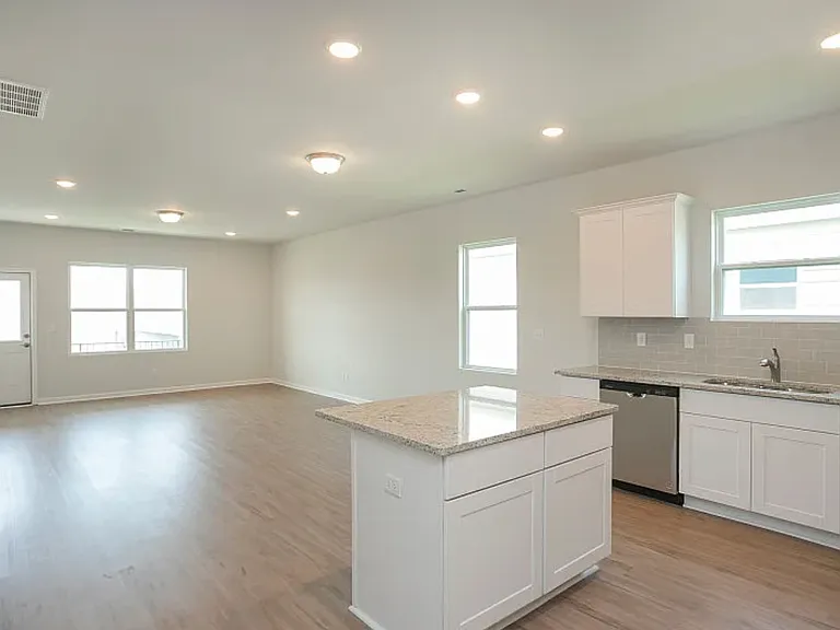 3707 Clementine Ln — Photo 8