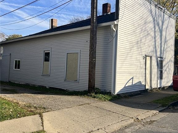 3rd image of 46 Pleasant Ave