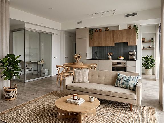 5th image of 161 Roehampton Ave #1502
