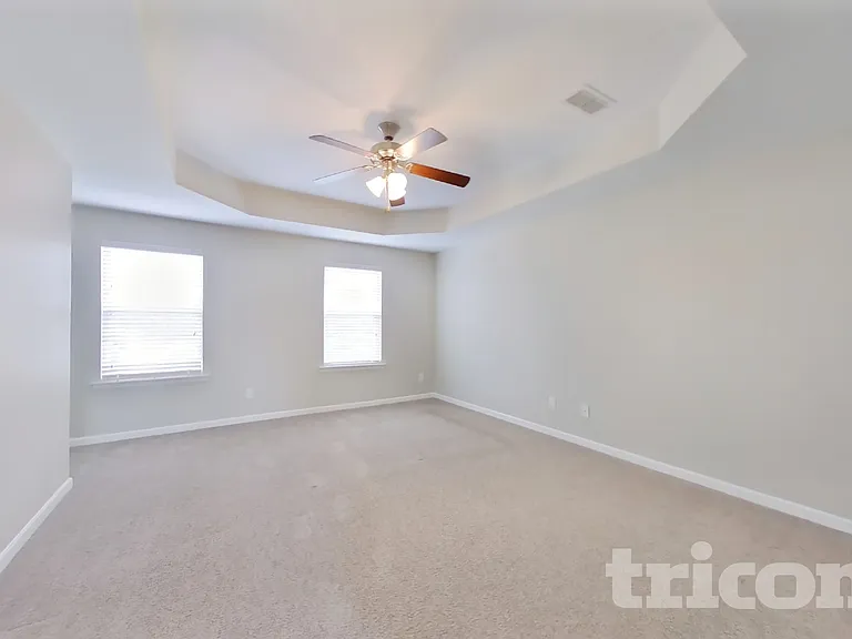 1031 Solomon Ln — Photo 7