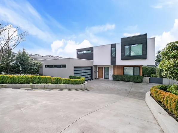 4275 Chelsea Cres, North Vancouver, BC V7R 3J4
