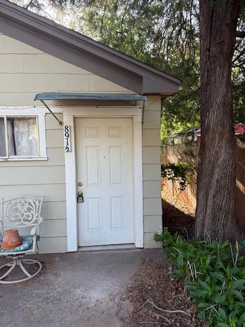 891 1/2 DAVIS — Photo 1