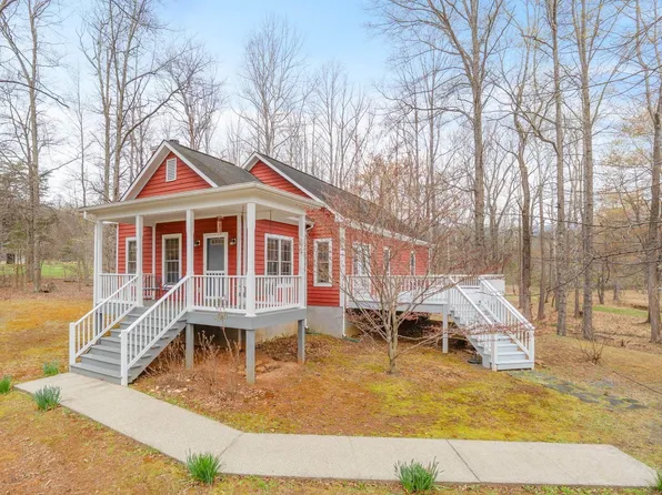 500 Rhue Hollow Rd, Roseland, VA 22967