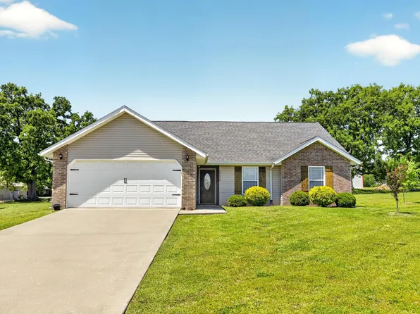2702 Neosho Heights Circle, Neosho, MO 64850