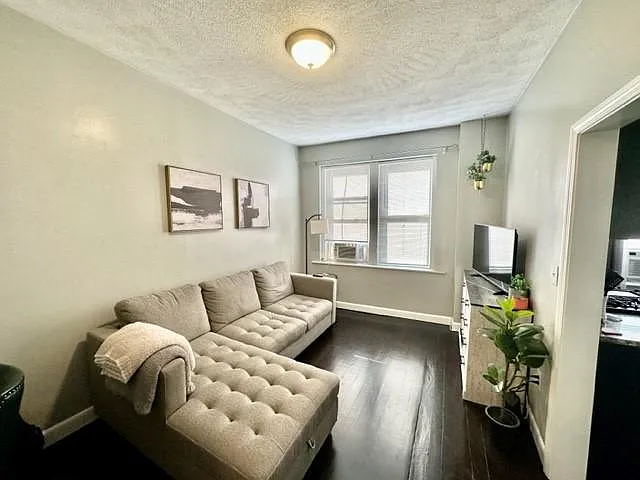 8 Margaret St #4 — Photo 15