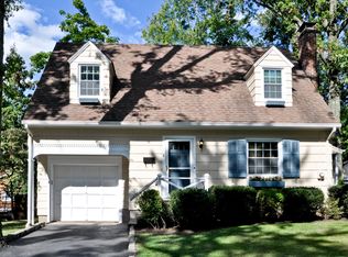 8 Westview Rd, West Orange, NJ 07052