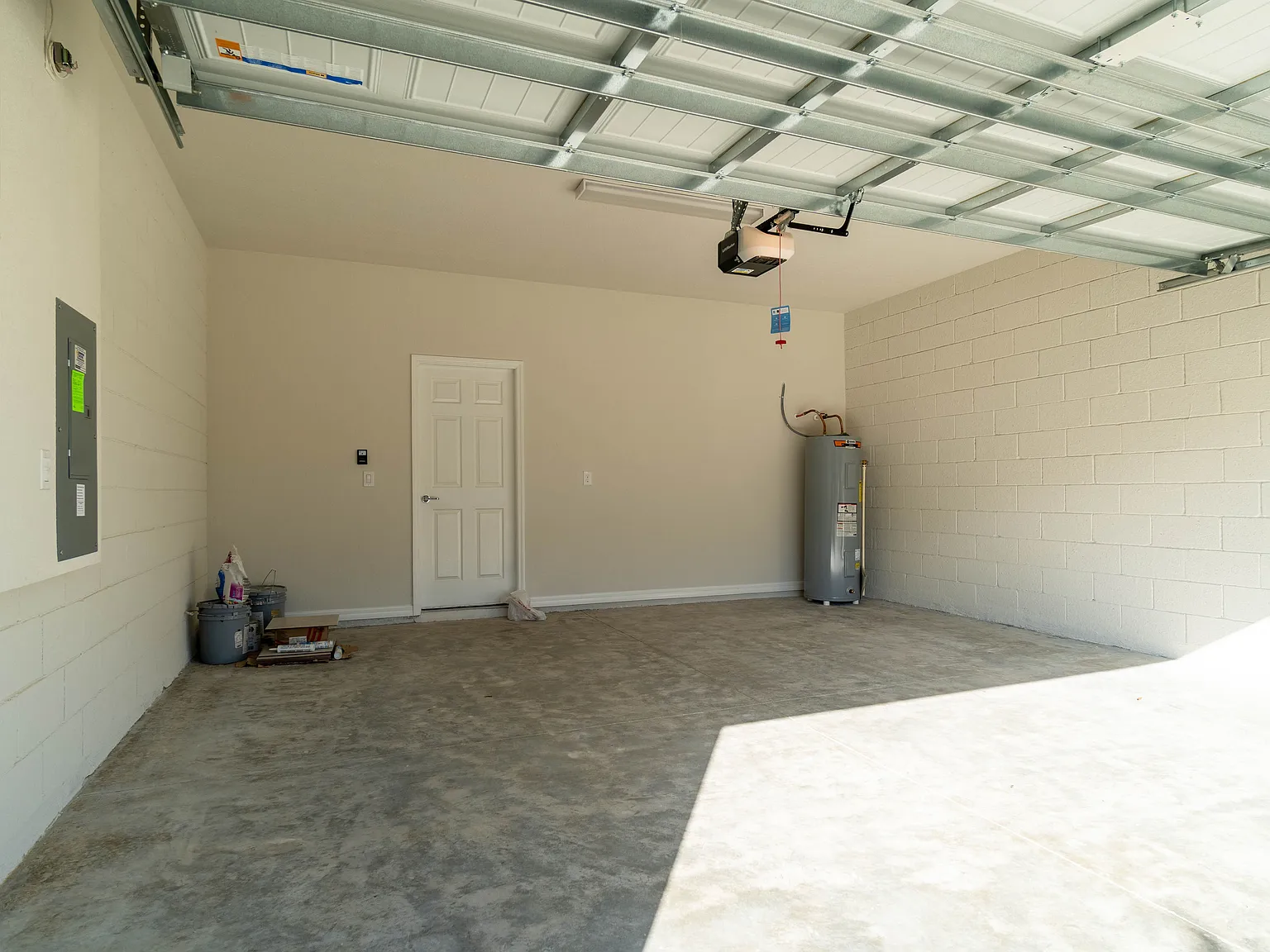 3 bed, 2.5 bath, 1818 sqft, $2,390 — Photo 4