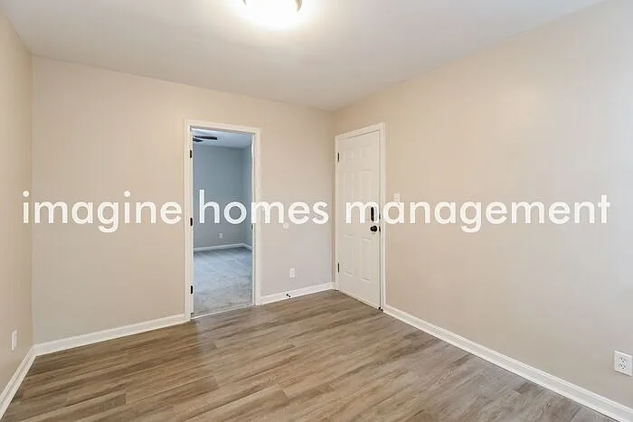 4 bed, 2.5 bath, 1402 sqft, $2,195 — Photo 3