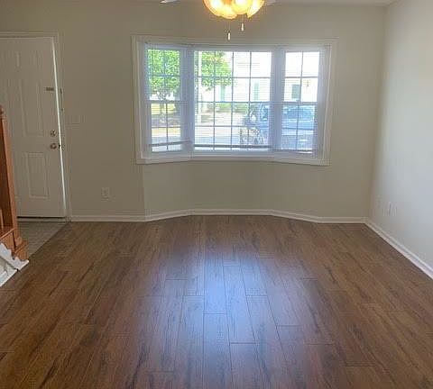 3rd image of 2345 Vineyard Dr