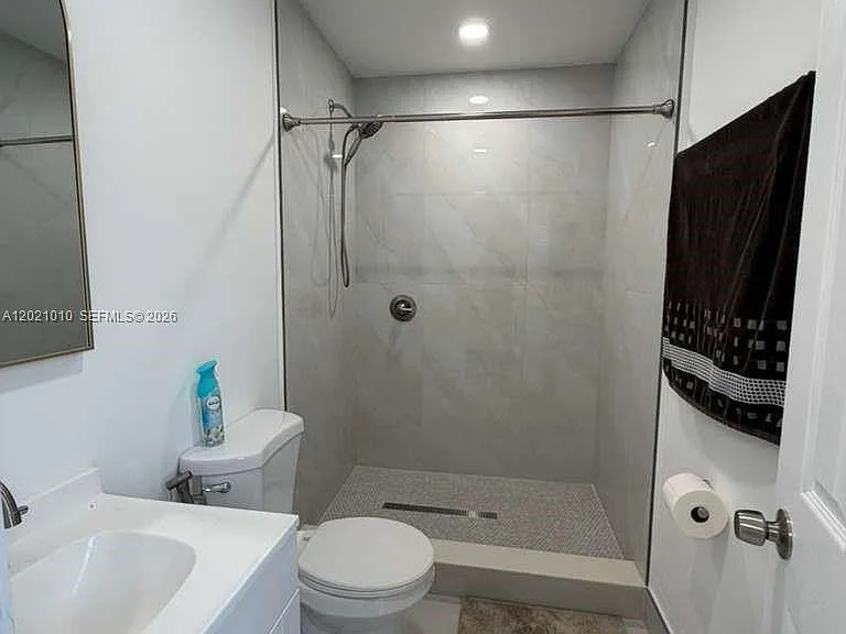 19316 SW 121st Ave #1 — Photo 3