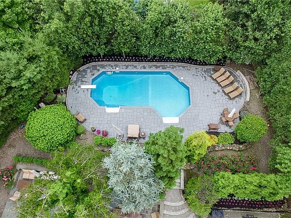 3rd image of 23 Woodhaven Dr