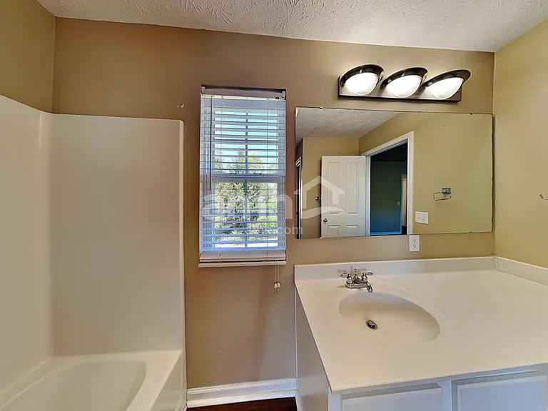 12700 Hearthstone Dr — Photo 7