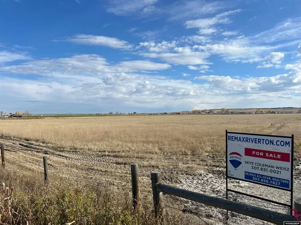 2 Parkview Cir, Riverton, WY 82501