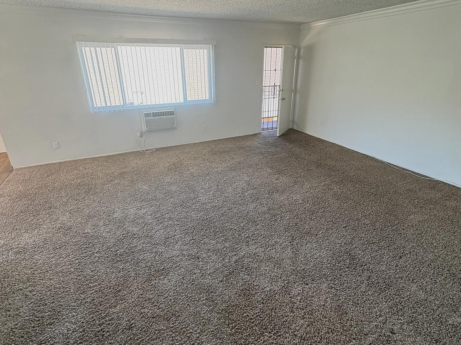 2 bed, 1100 sqft, $2,500 — Photo 2