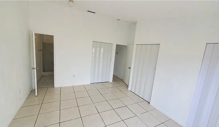 18047 NW 41st Pl — Photo 4