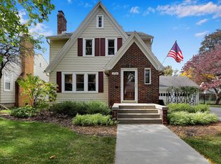 1716 Sunnyside Ave, Lansing, MI 48910