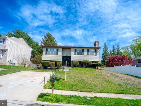 9103 Summer Park Dr, Parkville, MD 21234