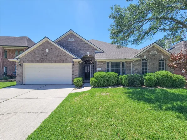 18511 Falcon Crest Dr, Humble, TX 77346