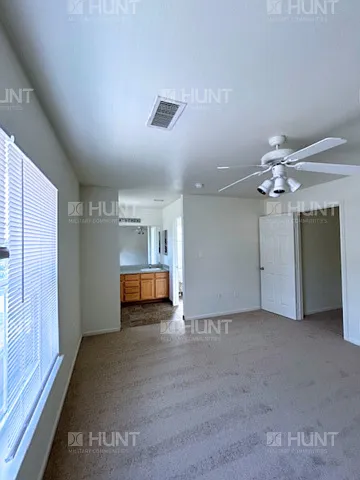 4011 Hemlock Ct — Photo 4