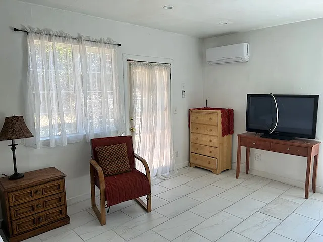 15340 Hart St #3 — Photo 8