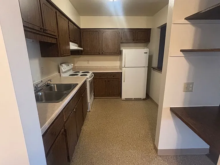 2120 Meadow Ln #1-12 — Photo 1