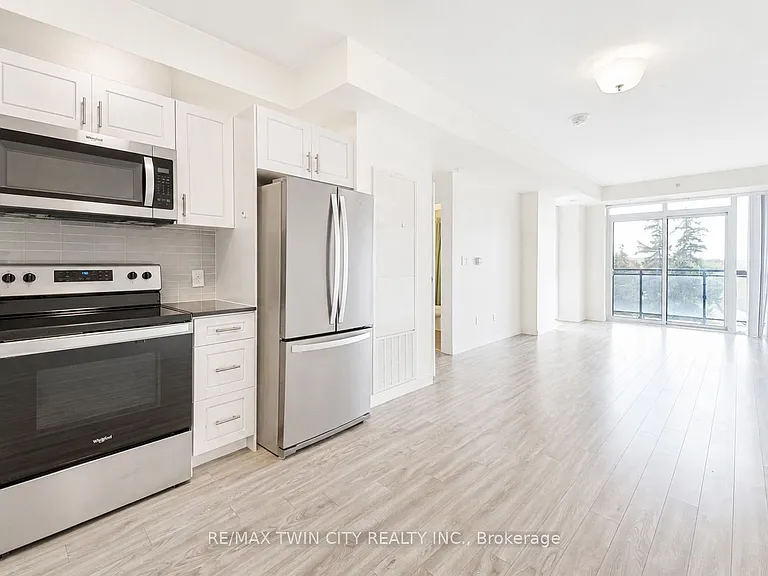 128 King St N #904 — Photo 4