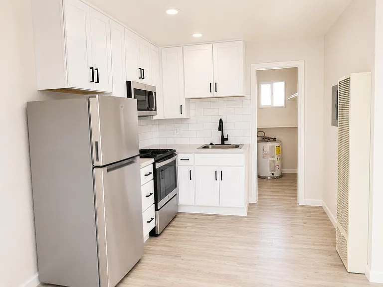 Malone Apartments — Photo 7