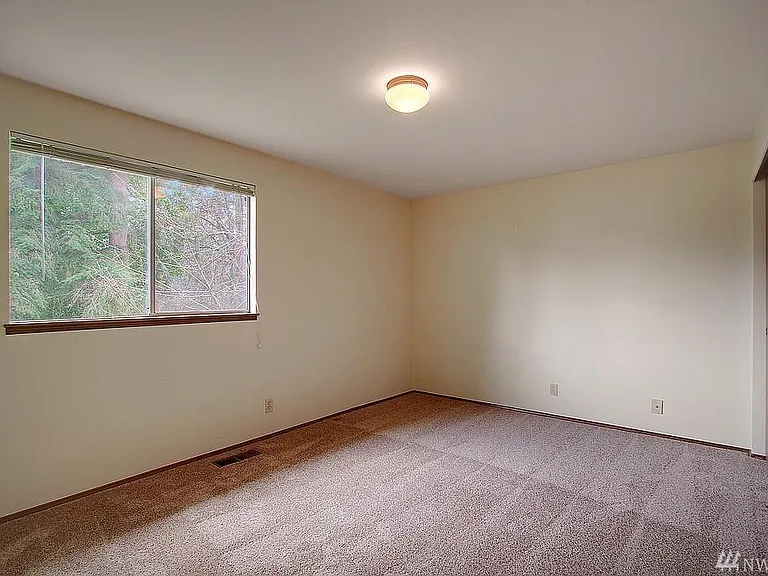 4124 211th Ct NE — Photo 17