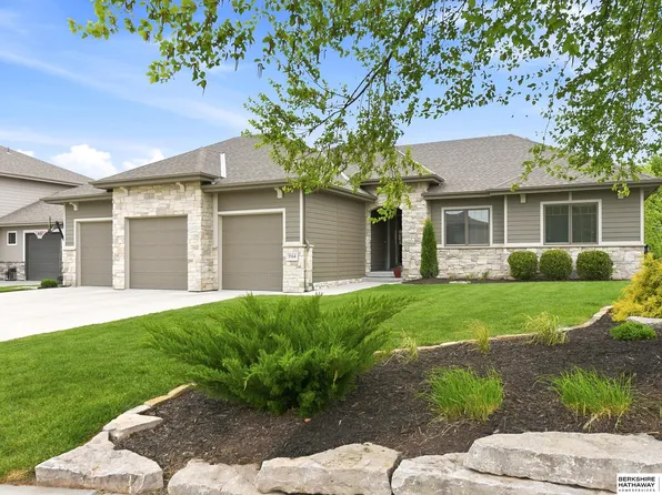 3564 S 203rd Cir, Omaha, NE 68130
