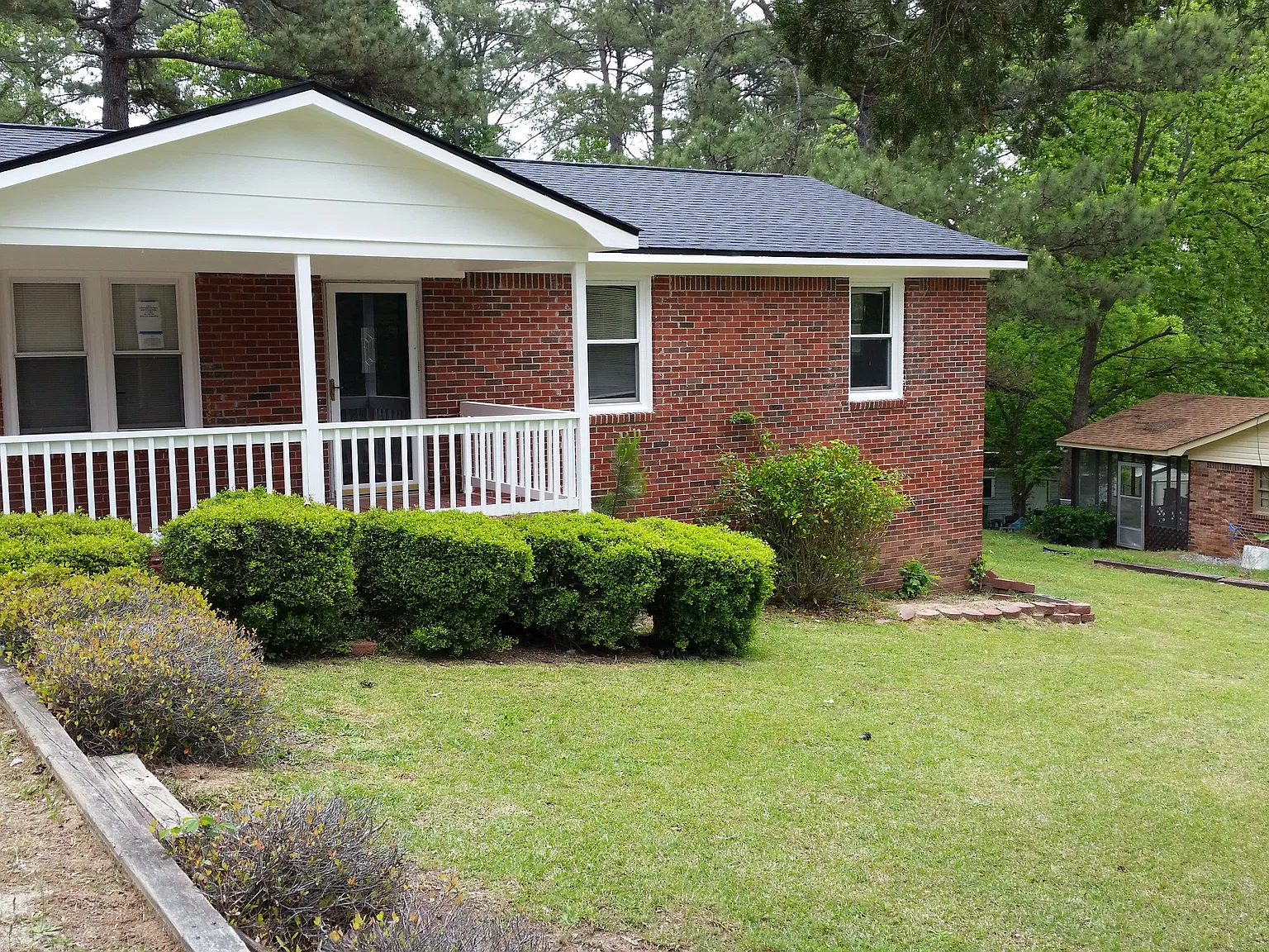 3 bed, 1470 sqft, $1,300 — Photo 1